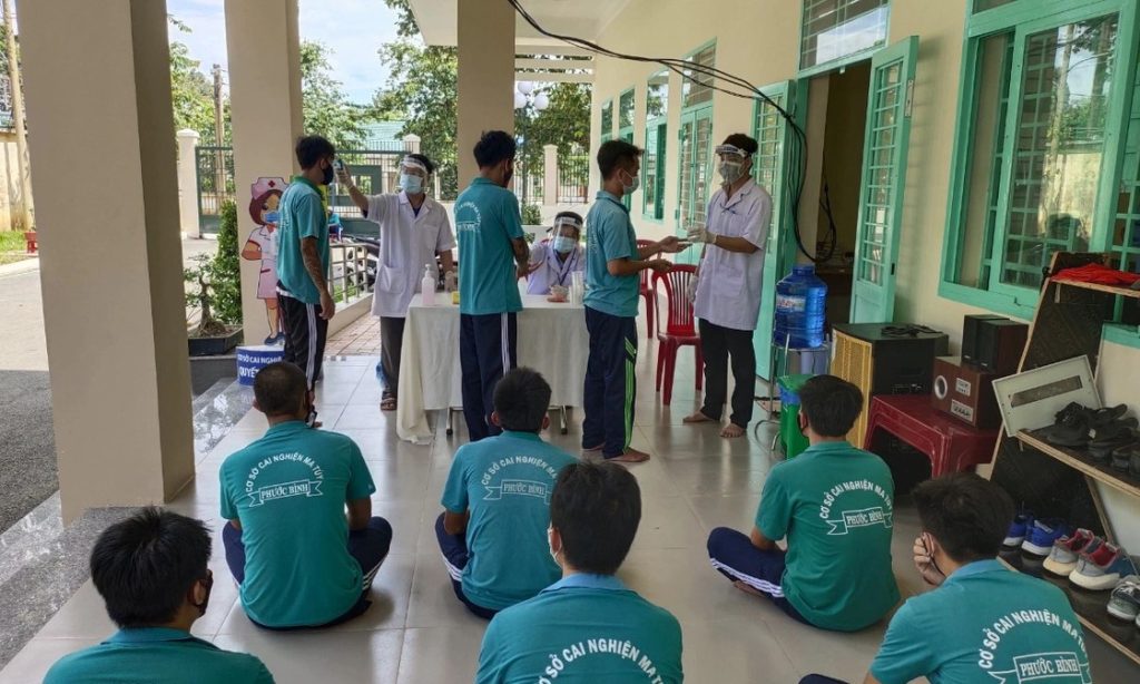 Thủ tục đưa người từ đủ 12 tuổi đến dưới 18 tuổi vào cơ sở cai nghiện bắt buộc khi bỏ Công an cấp huyện